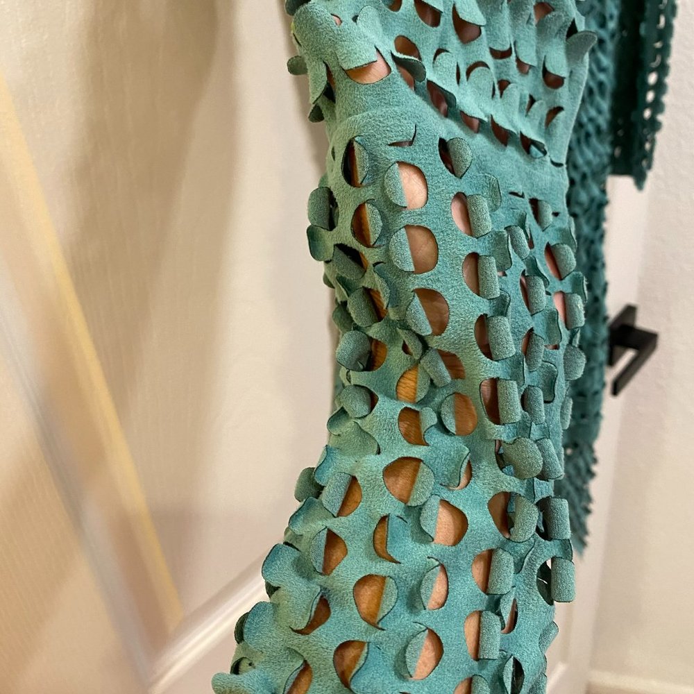 Unique Cardigan Design - Picture 4 of 4